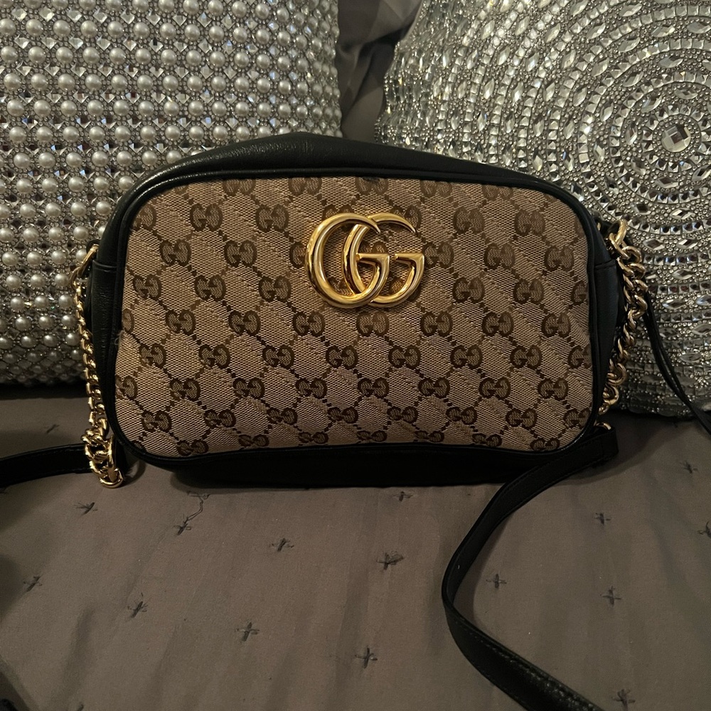 Gorgeous Authentic Gucci Crossbody - Only Carried Once - Like Brand New